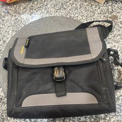 Targus Messenger Bag — Laptop Safe, Light Wear, Great Price