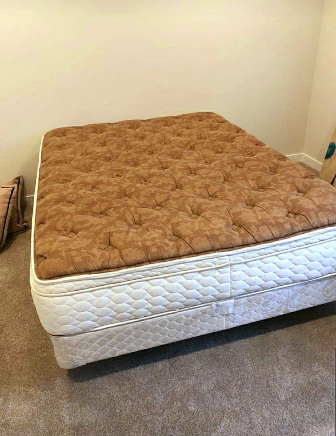 Very Nice Queen Sealy Posturepedic Pillowtop Mattress, Boxspring and Metal Bed Frame