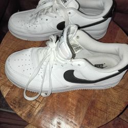 Nike Air Force 1