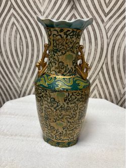 Vintage Japanese porcelain vase