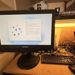 Lenovo All in One Desktop i7 Intel/ 16GB RAM/ I TB Win 11