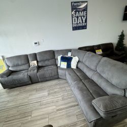 *4th Of July Now!!!*---Attractive Alejandra Gray Microfiber Reclining Sectional Sofa---Delivery And Financing Available🫡