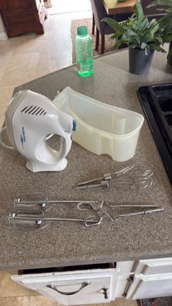 Hand mixer