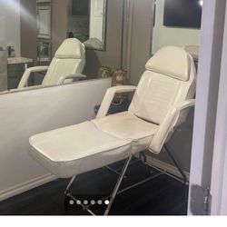 Esthetician Bed Chair