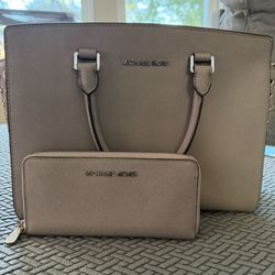 Michale Kors Purse & Wallet