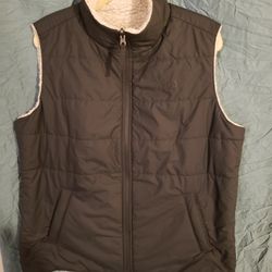 New The North Face Women’s Mossbud Insulated Reversible Vest size XL