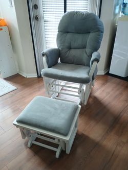 Shermag Glider chair and footrest