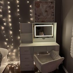 Makeup Vanity 