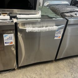 Samsung 24” W Stainless Steel Dishwasher With 3rd Rack 