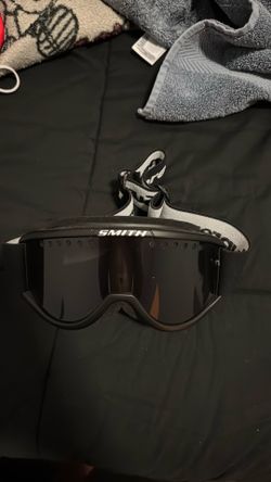 Brand New Supreme x Smith Ski/Snowboard Goggles.  Complete Set