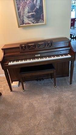 Washburn spinet piano