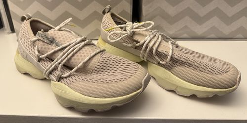 Sorel Women‘s Sneakers Size 9.5