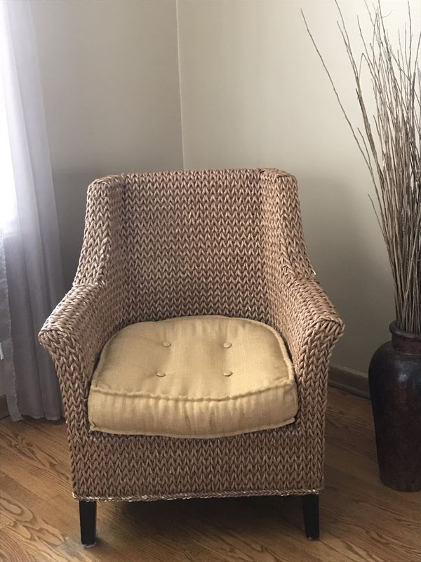 Pier One Imports wicker chair with cushion. for Sale in Elmhurst, IL