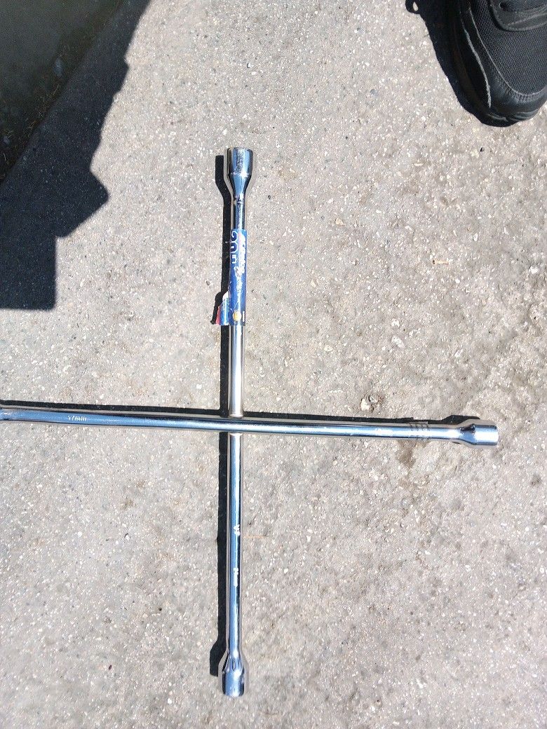 Vantage 4 Way Wheel Lug Wrench 20 inch Model Stainless