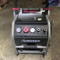 Husky 4.5 Gallon Air Compressor 