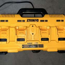 Dewalt DCB104 Fast Charger