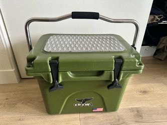ORCA 20 Quart Hard Side Cooler Insulated Ice Chest W/ Accessories - Olive Green