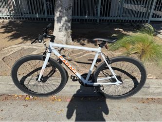 Caraci Fixed gear bike in white