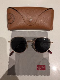 Free Sunglasses Black & Gold with Ray Ban case