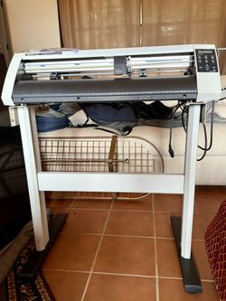 GraphTec CE5000-60 Vinyl Cutter Plotter