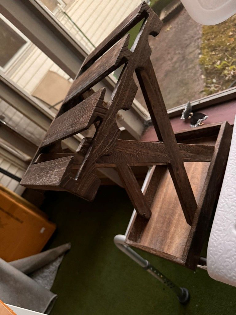 Wooden alcohol Stand
$15
Alcohol stand with multiple tiers.