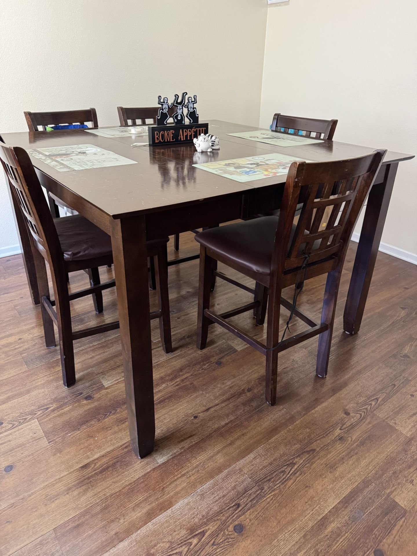 Extendable Dining Table With Chair