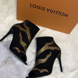 🔥 Authentic LOUIS VUITTON Gold Flame Heels 