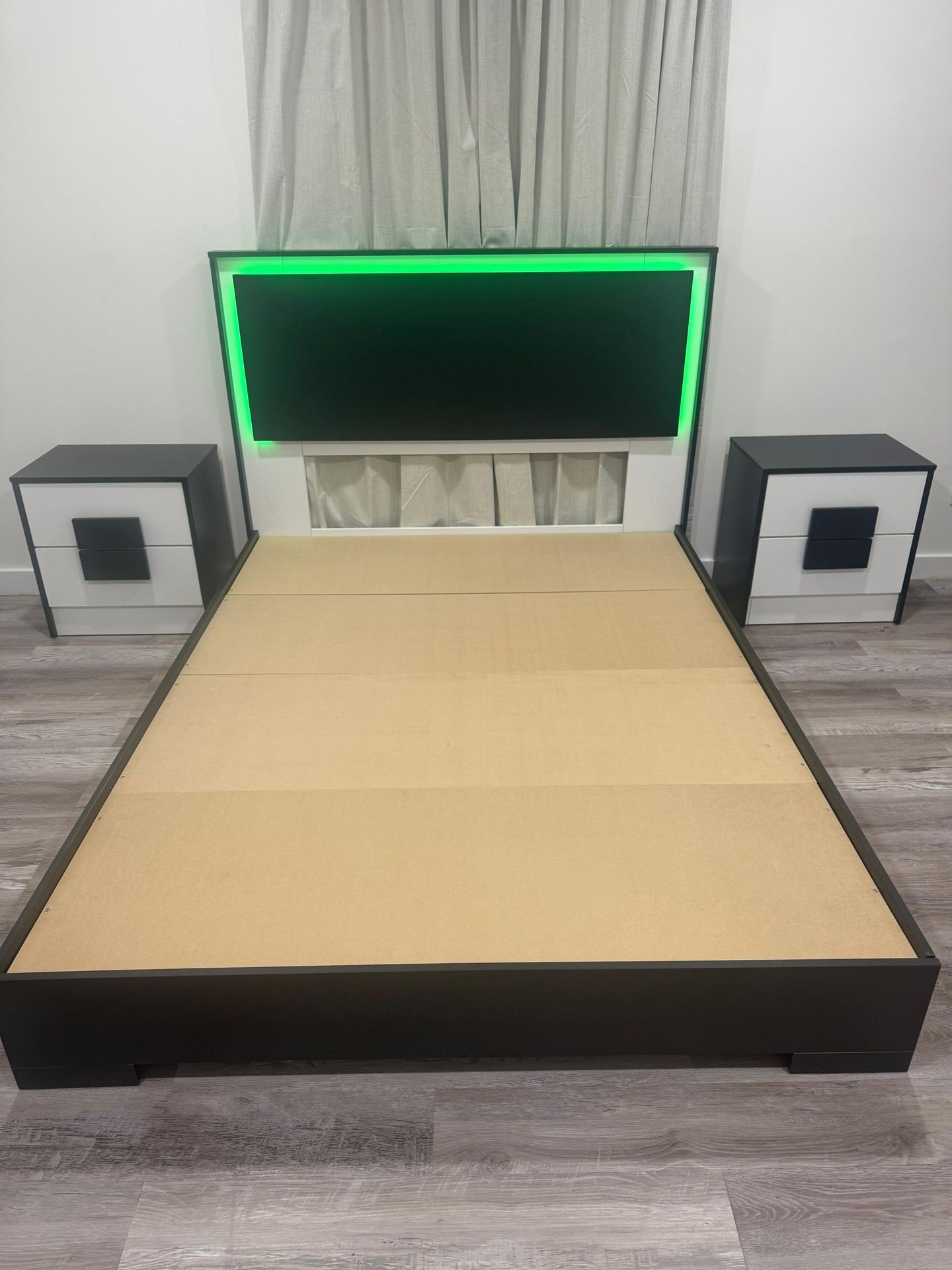 Brand New Queen Bed with 2 Nightstands / Cama Queen y 2 Mesas de Noche Noche Nuevo a Estrenar … Fast 🚚