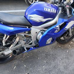 2000 Yamaha R6 