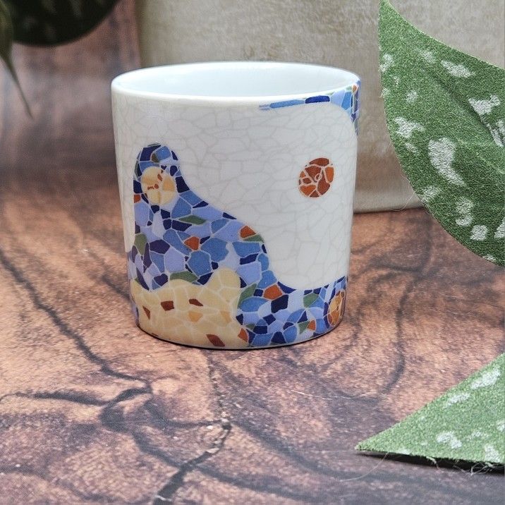 Vintage Antoni Gaudi Barcelona Espresso coffee Short Cup Add a unique touch to your coffee time with this vintage Antoni Gaudi Barcelona espresso shor