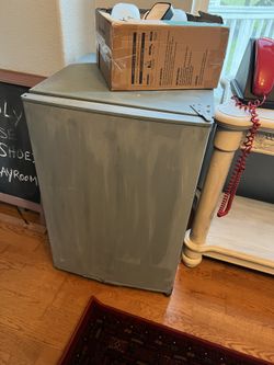 Mini Fridge With Freezer