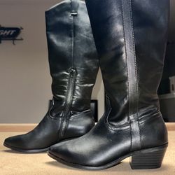 Black Boots