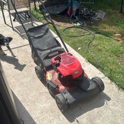 Briggs & Stratton Self-Propelled Lawnmower