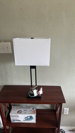 White/black table lamp