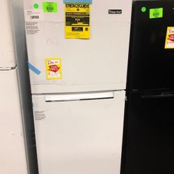 Magic Chef 10.5 Cu Ft Refrigerator in White