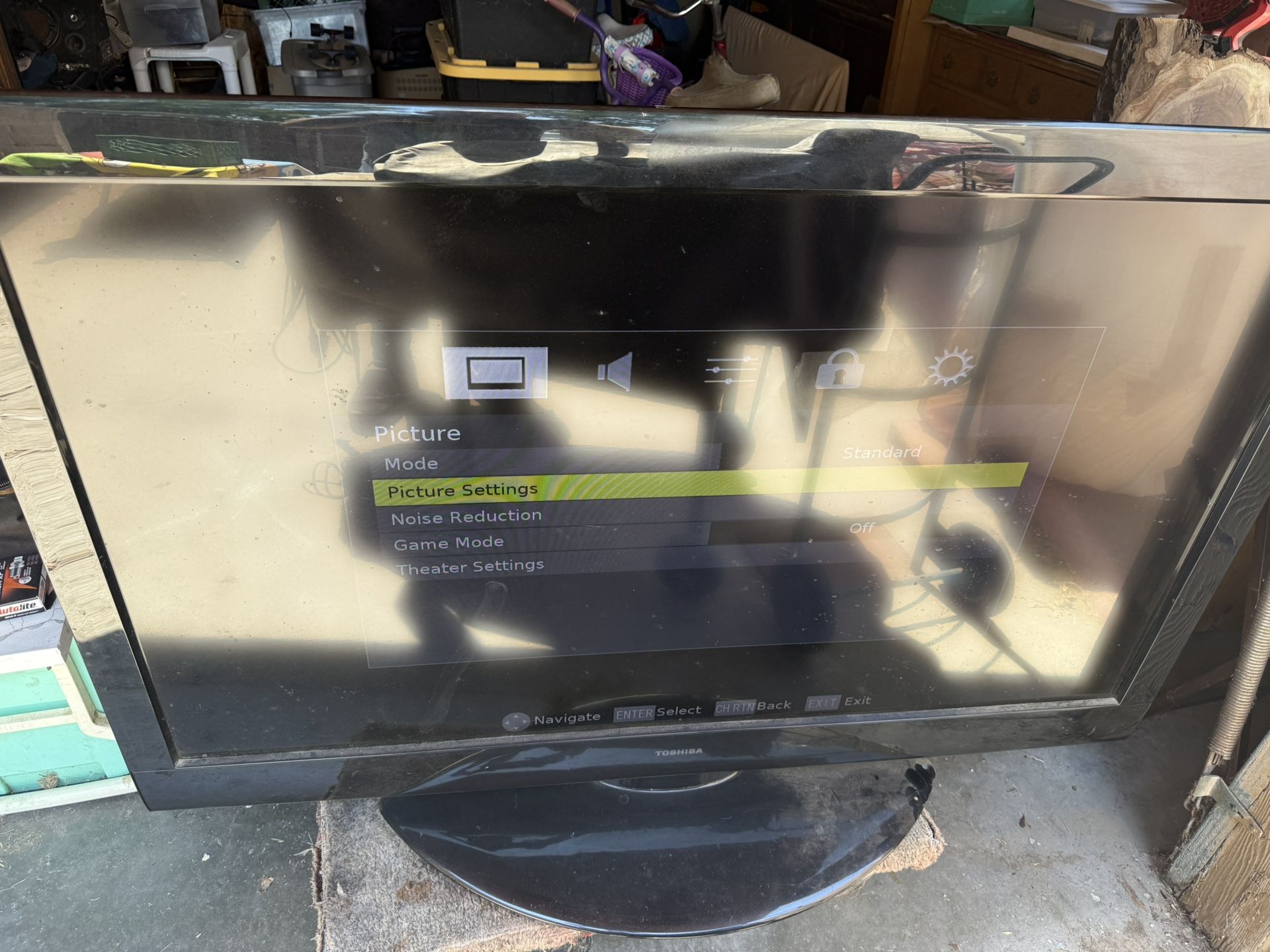 🖥️ 55” Toshiba Flat Screen TV – Works Great!