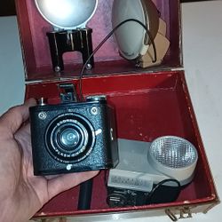 Kodak Brownie Flash Six - 20 And Accessories 