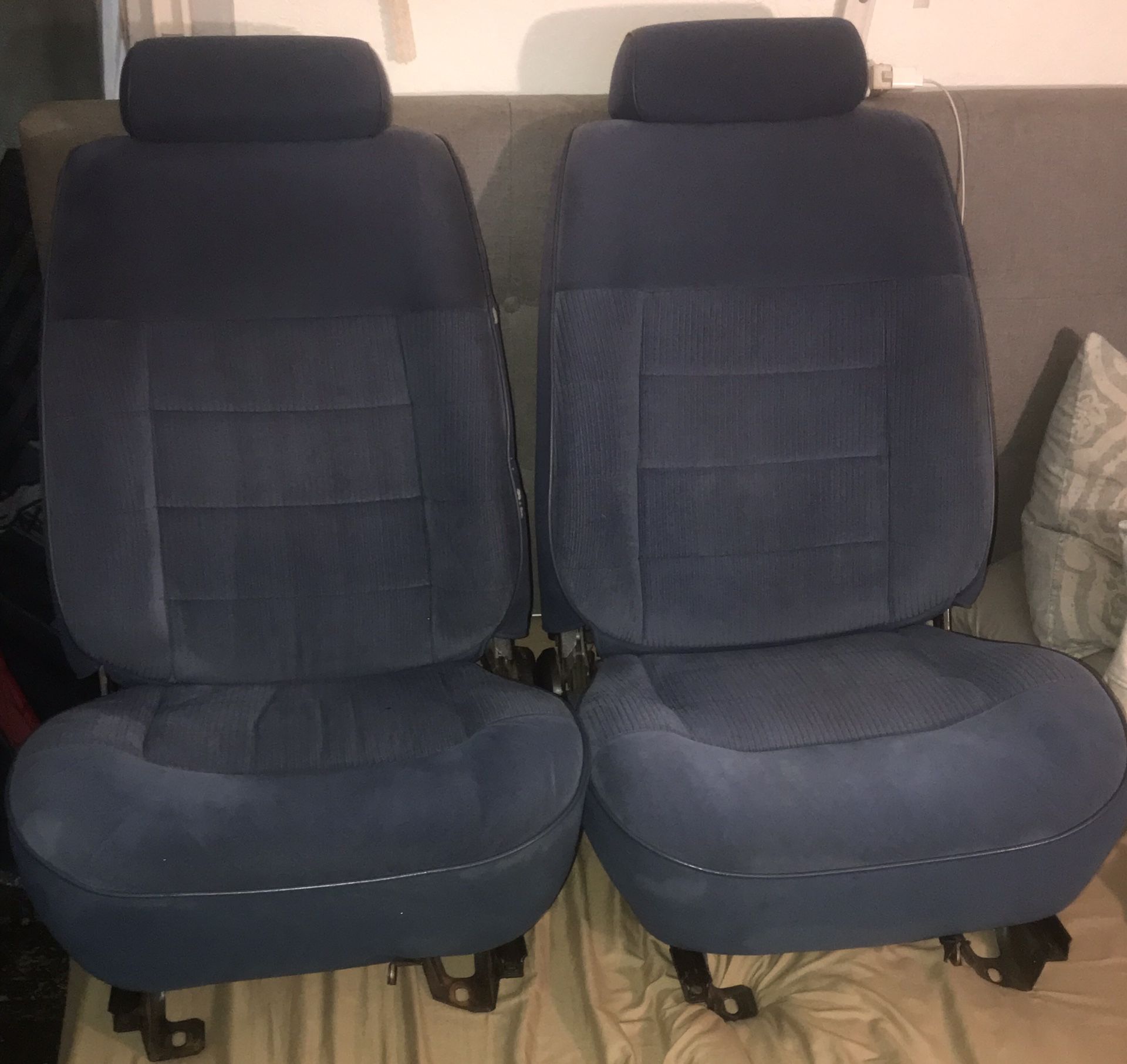 Blue Fox body Mustang Seats W/ Rails