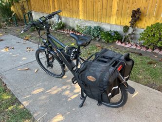 Rad City E-bike w/ carrier, lock, helmet