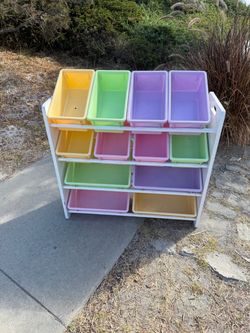 Toy cabinet