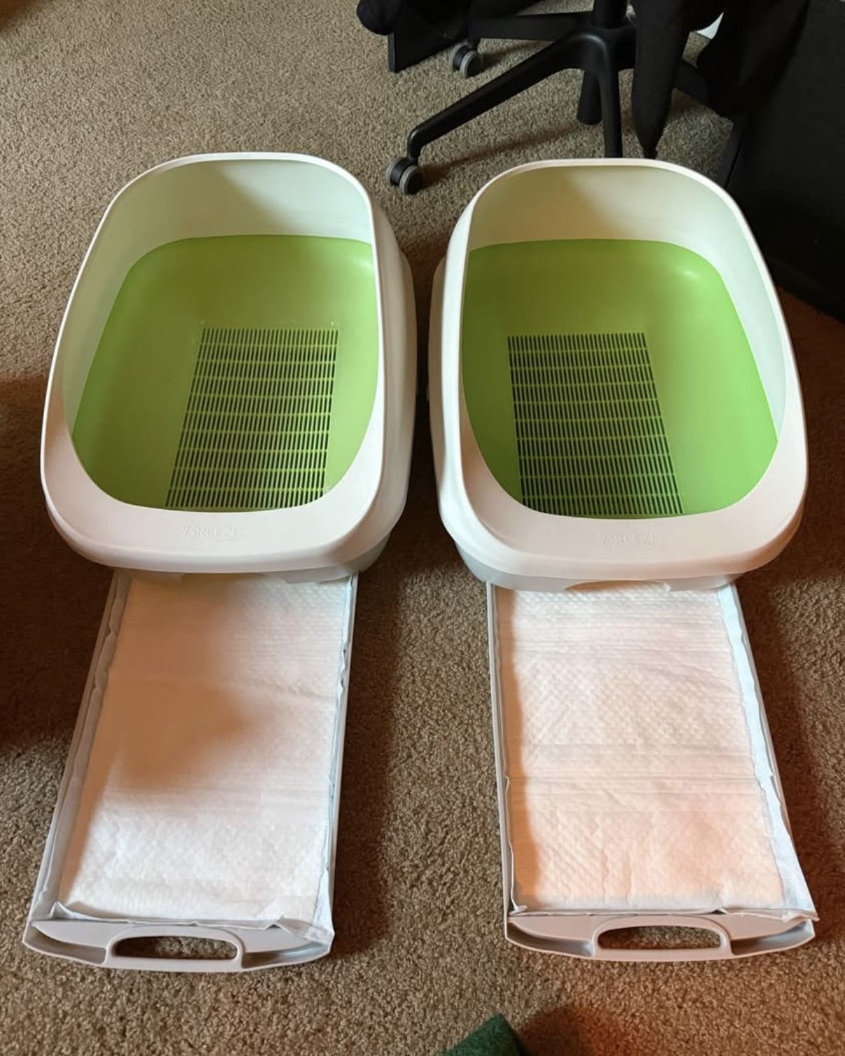 2 Tidy Cats Breeze Litter Box’s