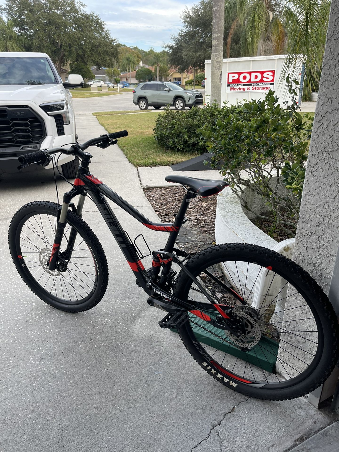 Giant Mountiant Bike