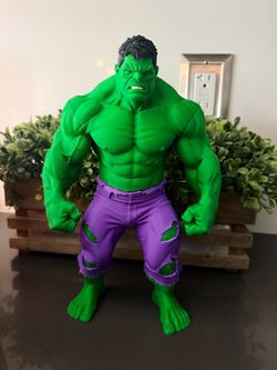 The hulk figurine marvel