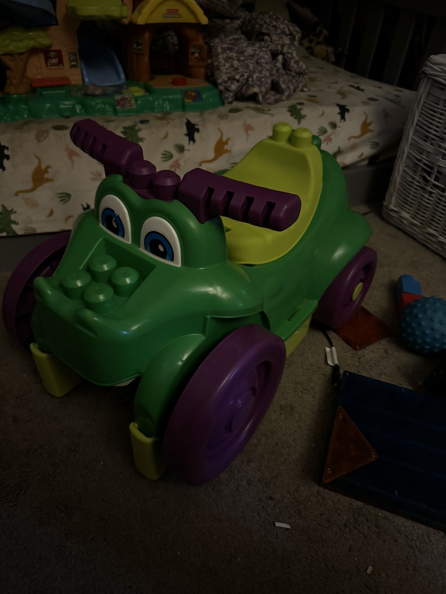 Mega Bloks Ride n Chomp Croc