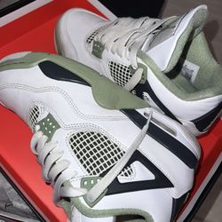 USED Jordan 4 Retro Seafoam