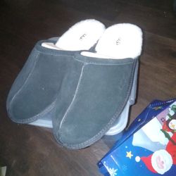 Uggs Slippers Sz 11m