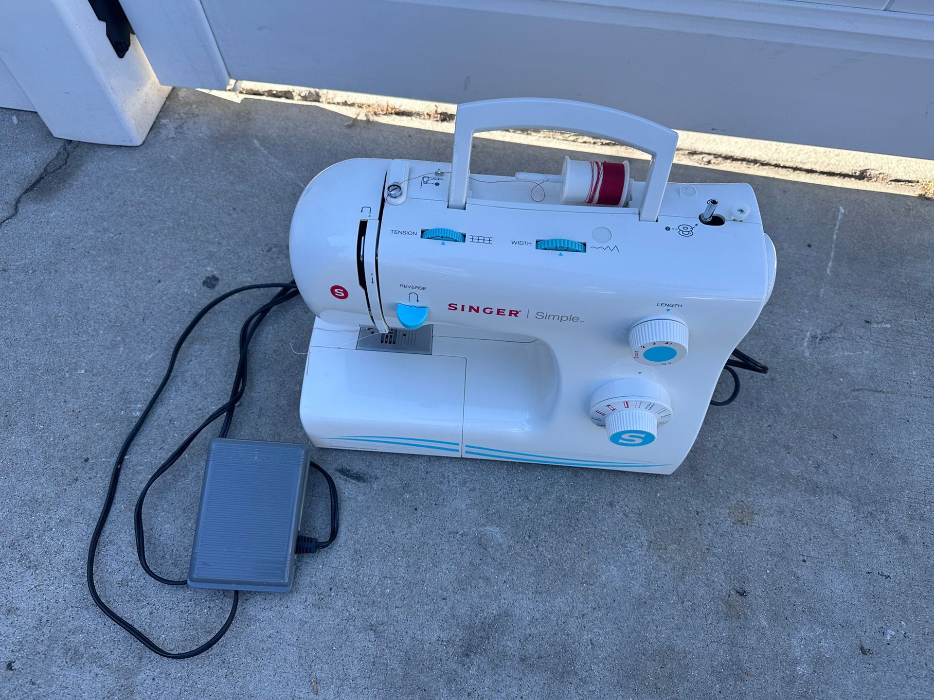 SINGER® Simple™ 2263 Sewing Machine Refurbished, 51 OFF