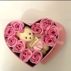 gift box with eternal roses