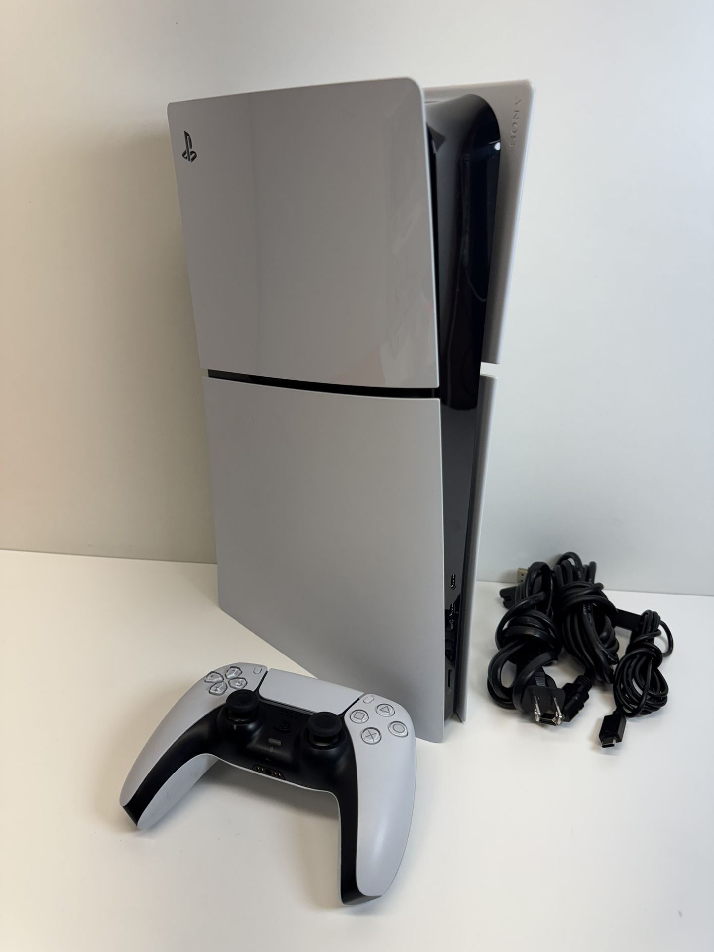 Very Clean Sony Play Station 5 Slim, Digital Edition With 1 Tb.