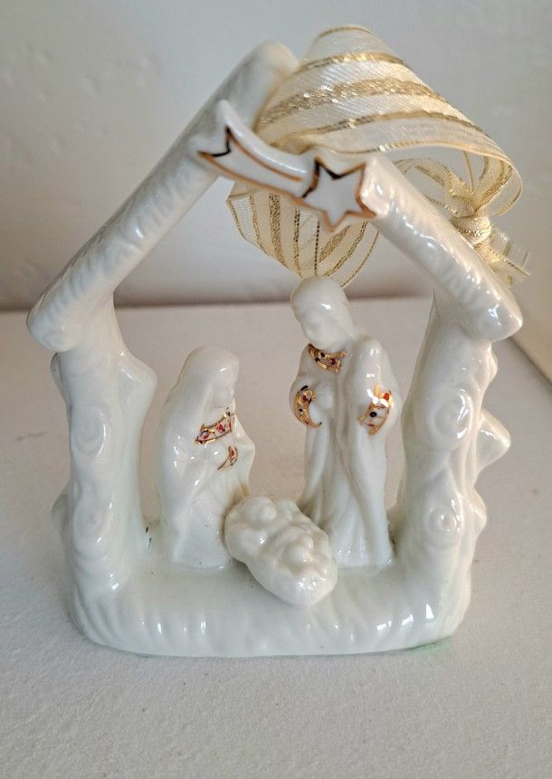 Vintage Creche Porcelain Nativity Ornament / Figurine